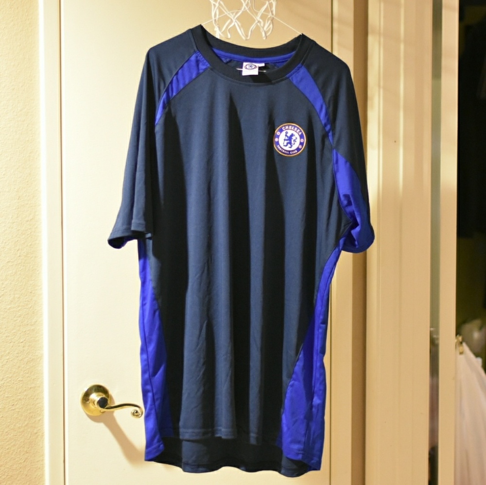 Chelsea football club shirt xxl